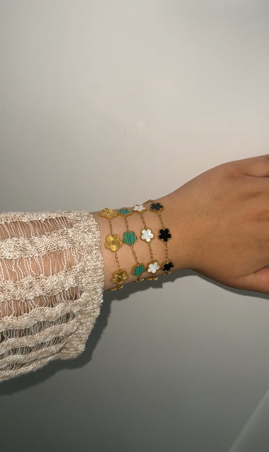 Classy clover bracelet